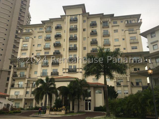 Luxury Ground Floor Apartment for Rent in The Reserve, Santa María